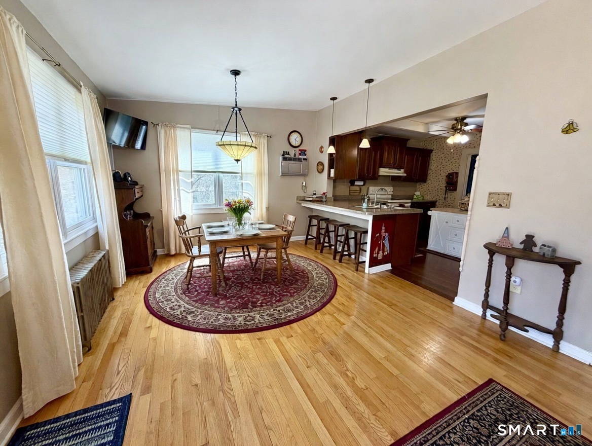 241 Niantic River Road Waterford, CT 06385 - Photo 7 of 40