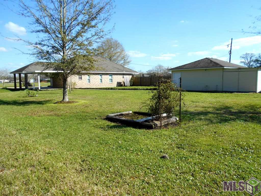 38152 H Armond Road Geismar, LA 70734 - Photo 8 of 26 Wider View of Rear Yard
