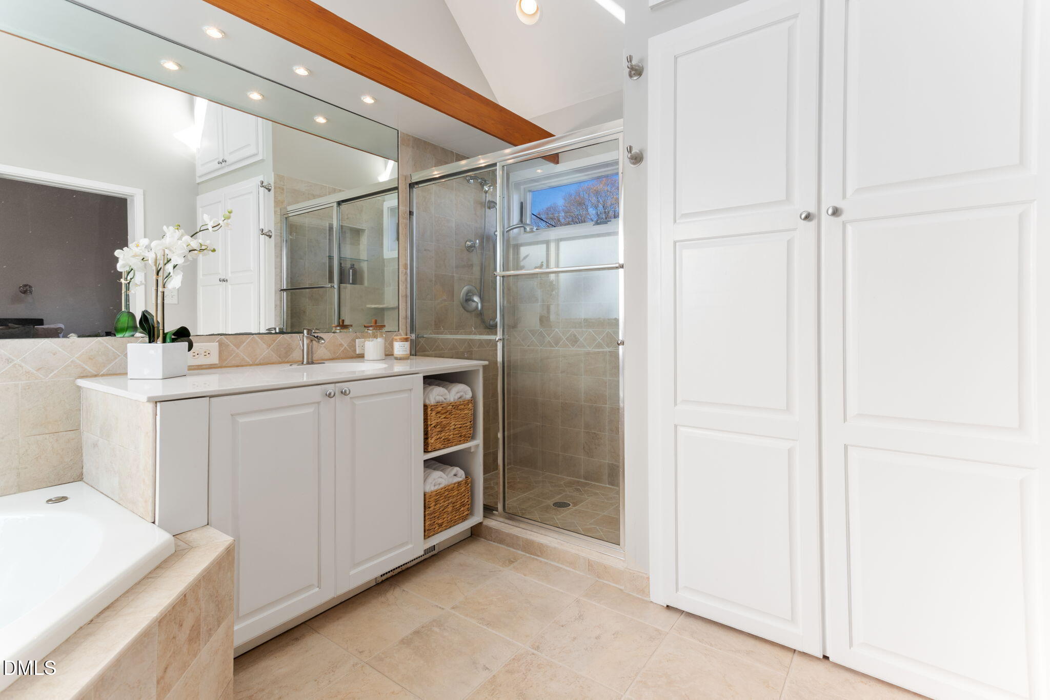 709 West North Street Raleigh, NC 27603 - Photo 22 of 42 a utility room with cabinets washer and dryer