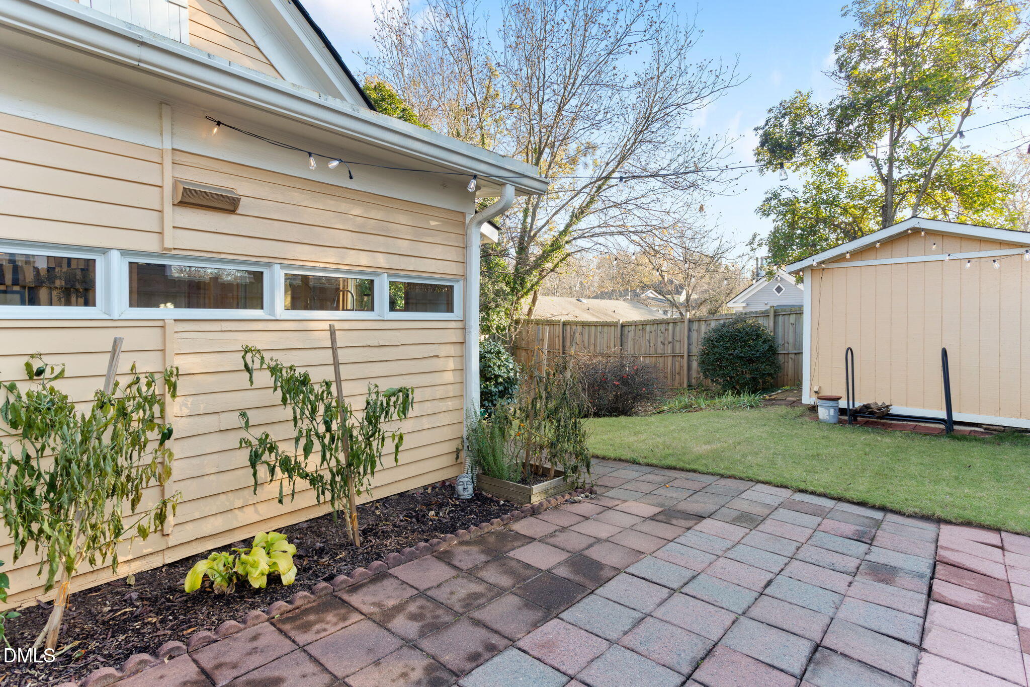 709 West North Street Raleigh, NC 27603 - Photo 31 of 42 a front view of a house with garden