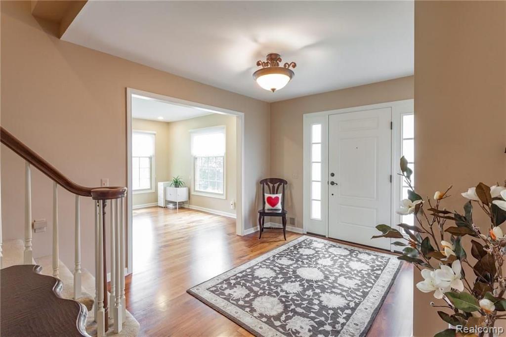 338 Lake Forest Road Rochester Hills, MI 48309 - Photo 6 of 28