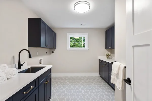 $2,350,000 | 6 Lane Avenue, Bedford, MA 01730