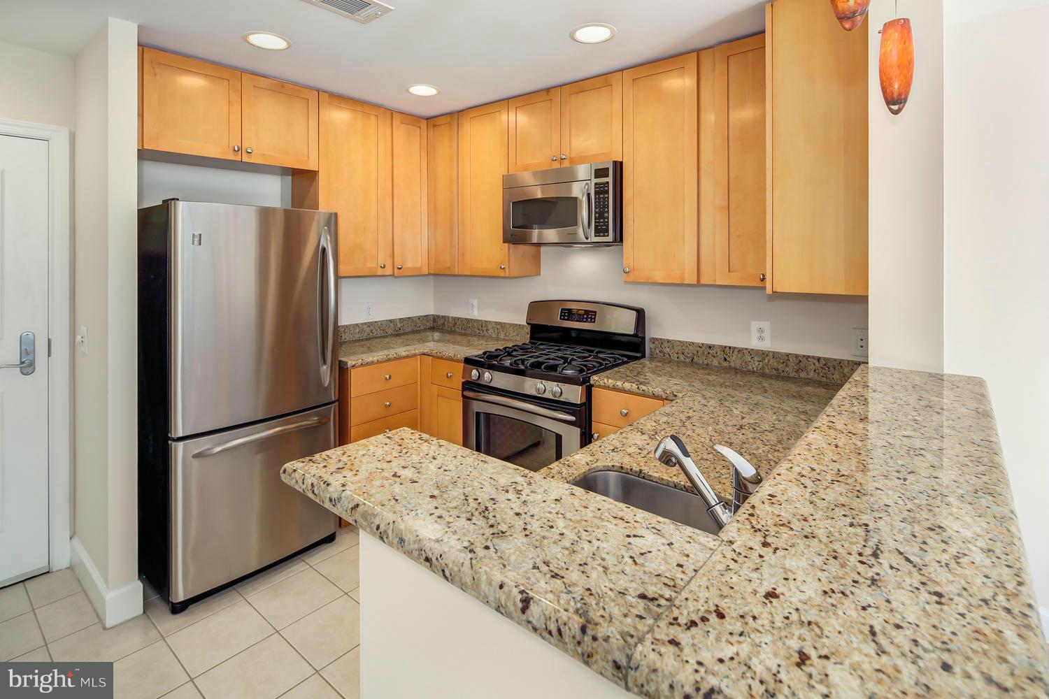 3600 South Glebe Road, Unit 234W Arlington, VA 22202 - Photo 5 of 30 Kitchen