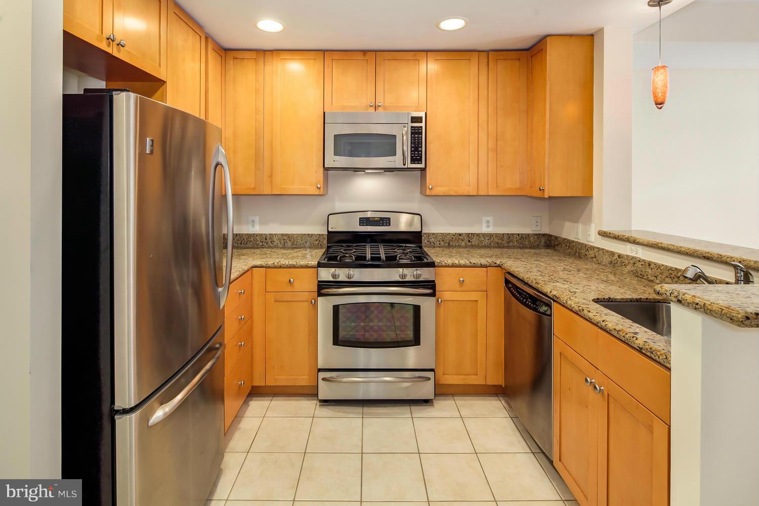 3600 South Glebe Road, Unit 234W Arlington, VA 22202 - Photo 6 of 30 Kitchen
