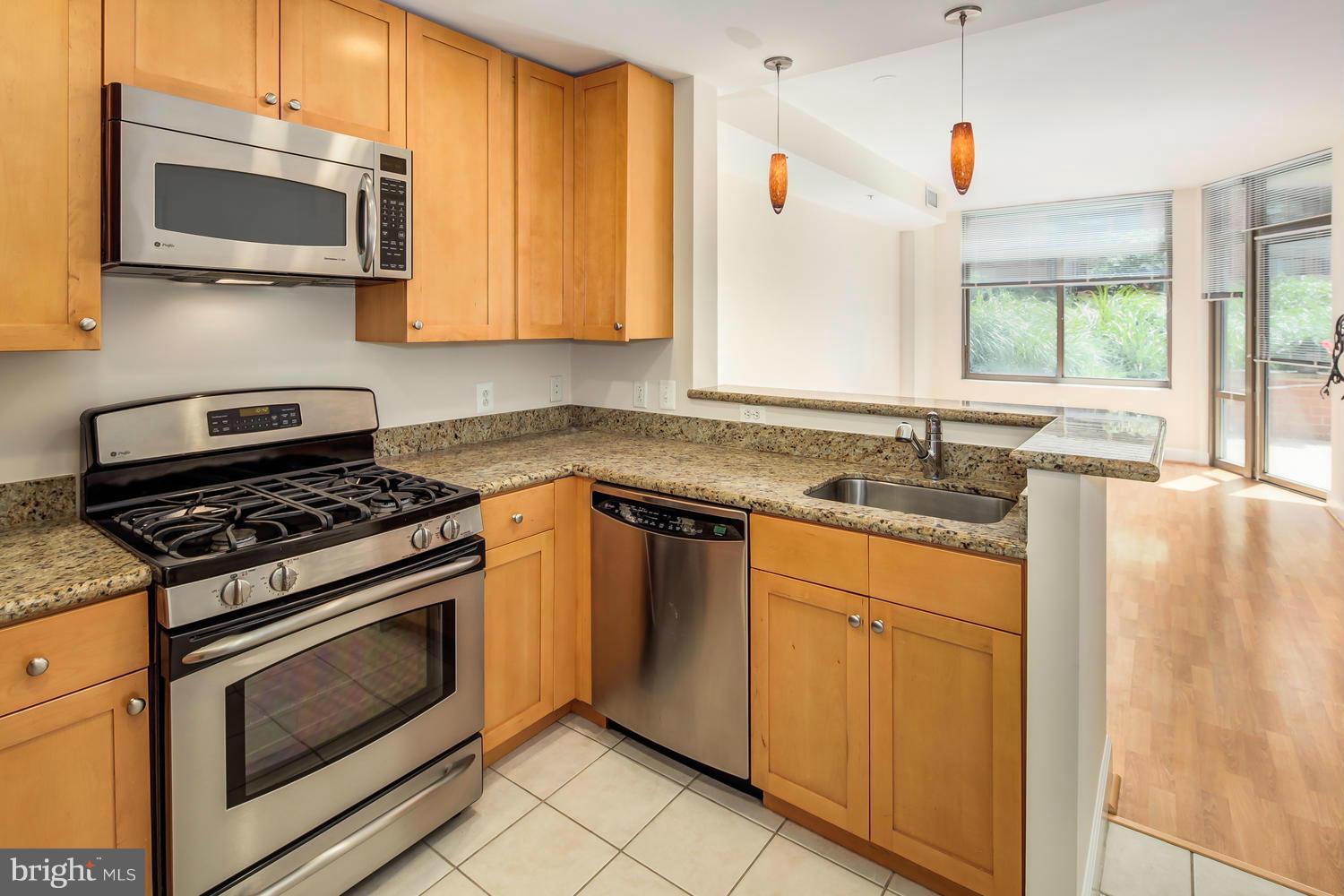 3600 South Glebe Road, Unit 234W Arlington, VA 22202 - Photo 7 of 30 Kitchen
