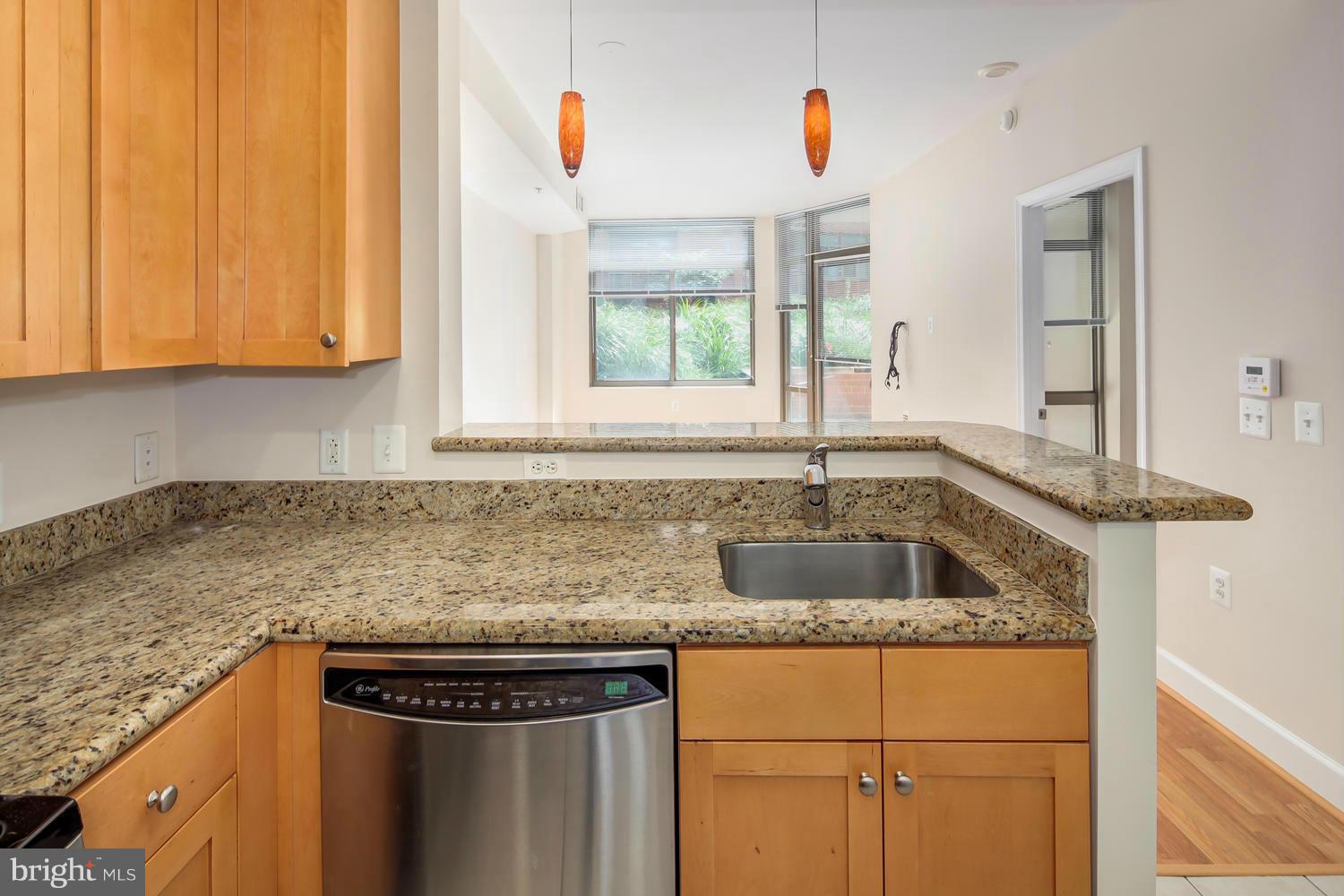 3600 South Glebe Road, Unit 234W Arlington, VA 22202 - Photo 8 of 30 Kitchen