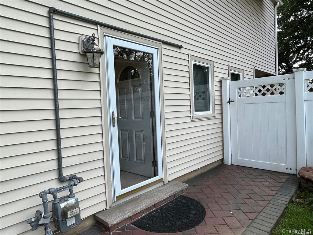 12 Reed Drive Deer Park, NY 11729 - Photo 2 of 10