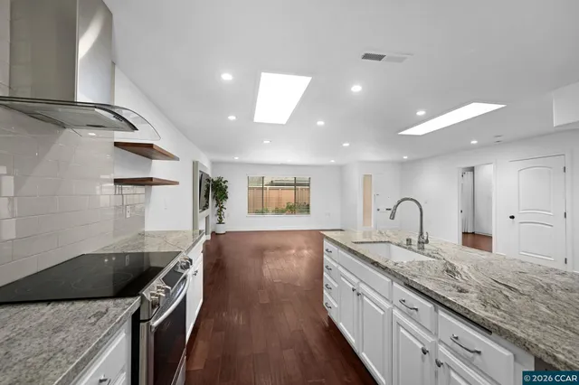 $749,000 | 2308 Pine Knoll Drive, Unit 2, Walnut Creek, CA 94595