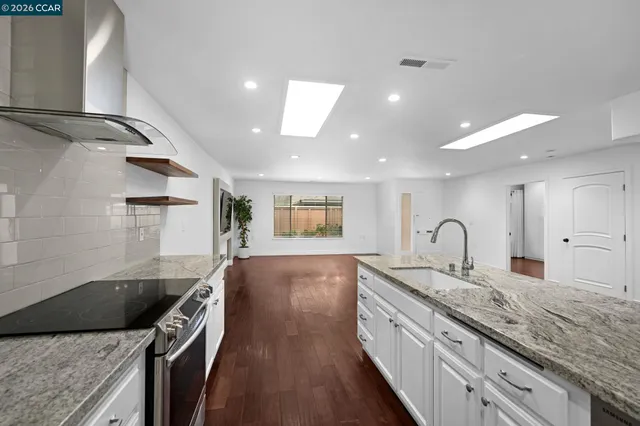 $749,000 | 2308 Pine Knoll Drive, Unit 2, Walnut Creek, CA 94595