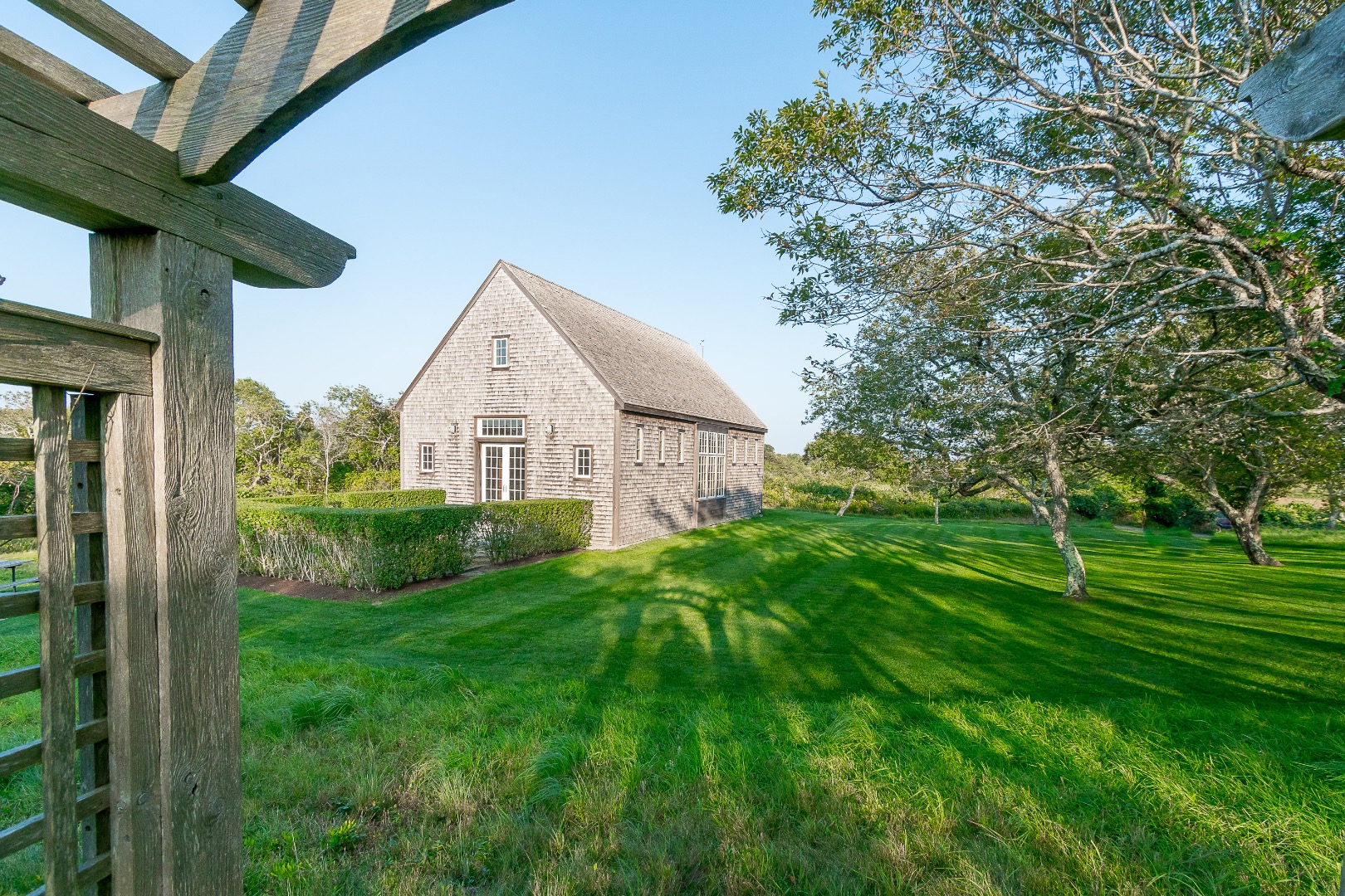14 Almanack Pond Road Nantucket, MA 02554 - Photo 33 of 41 The Barn