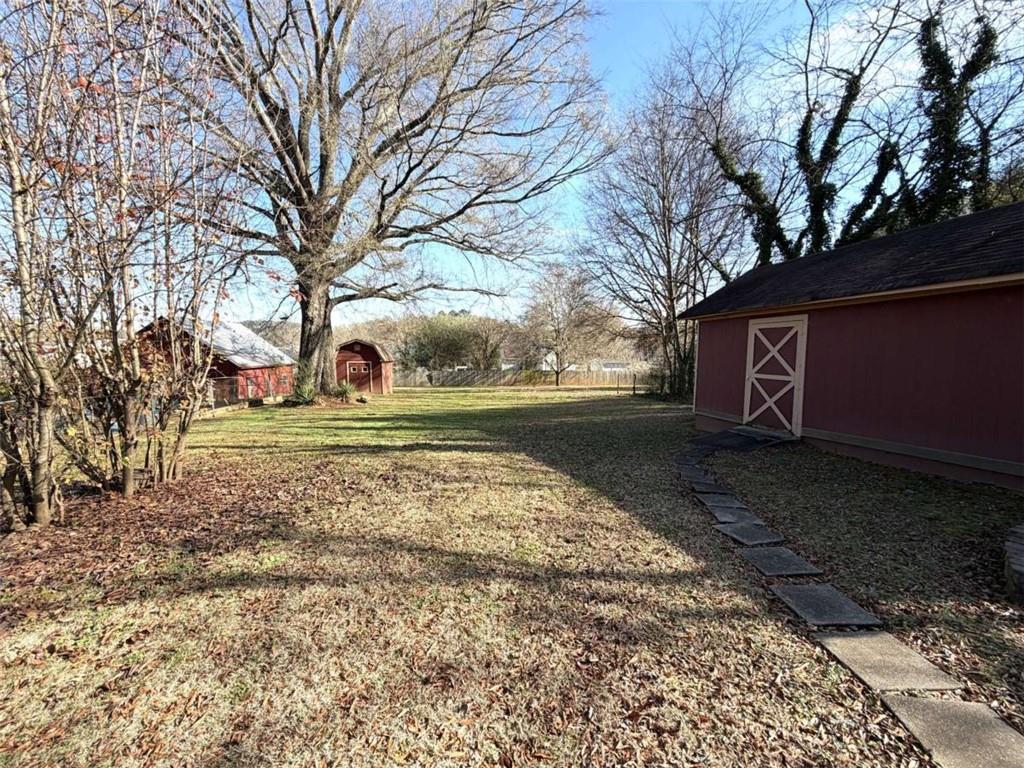 421 Cedar Avenue Southwest Rome, GA 30161 - Photo 19 of 26 a view of backyard with green space