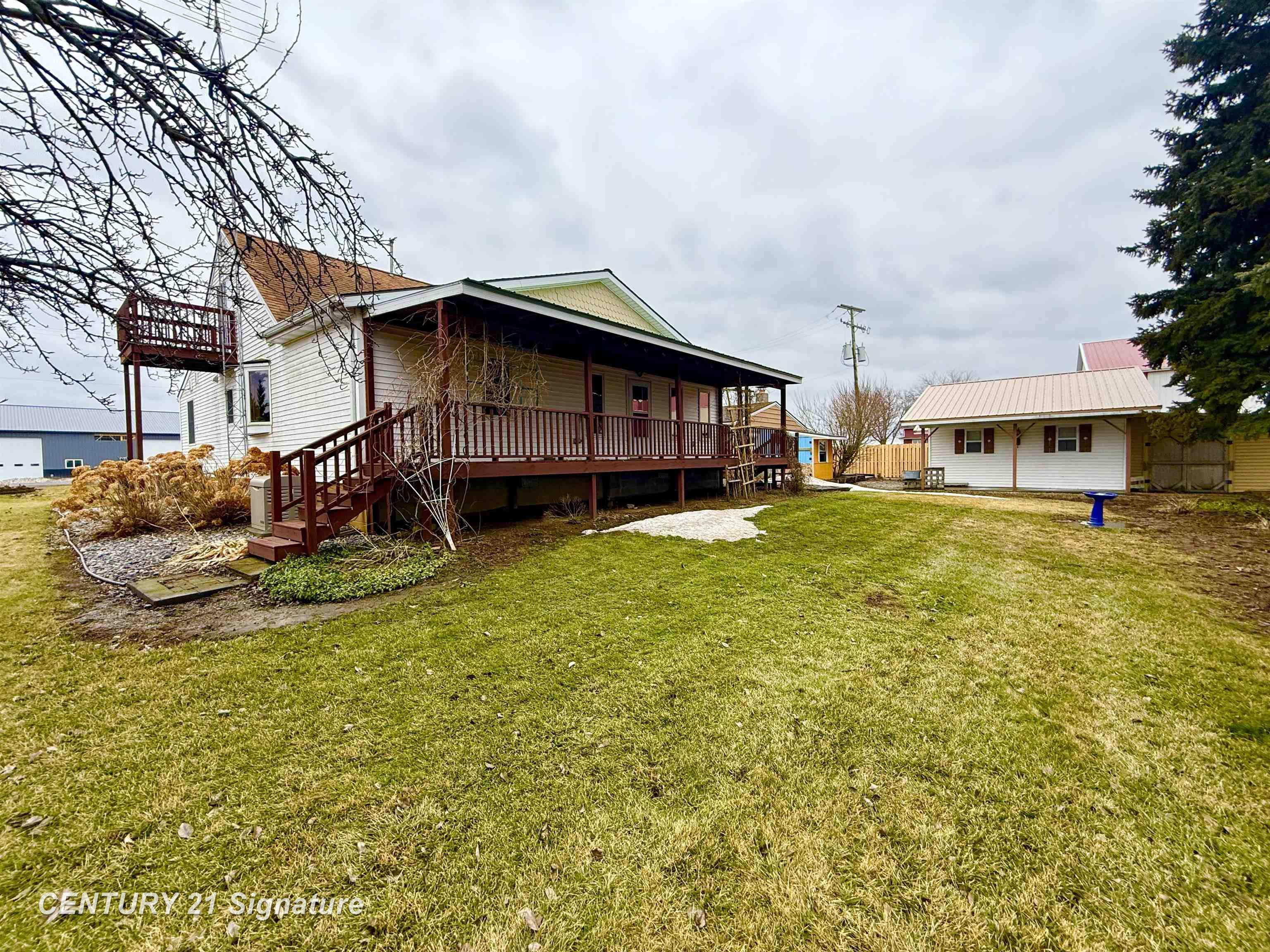 3705 North Beyer Road Saginaw, MI 48601 - Photo 2 of 20