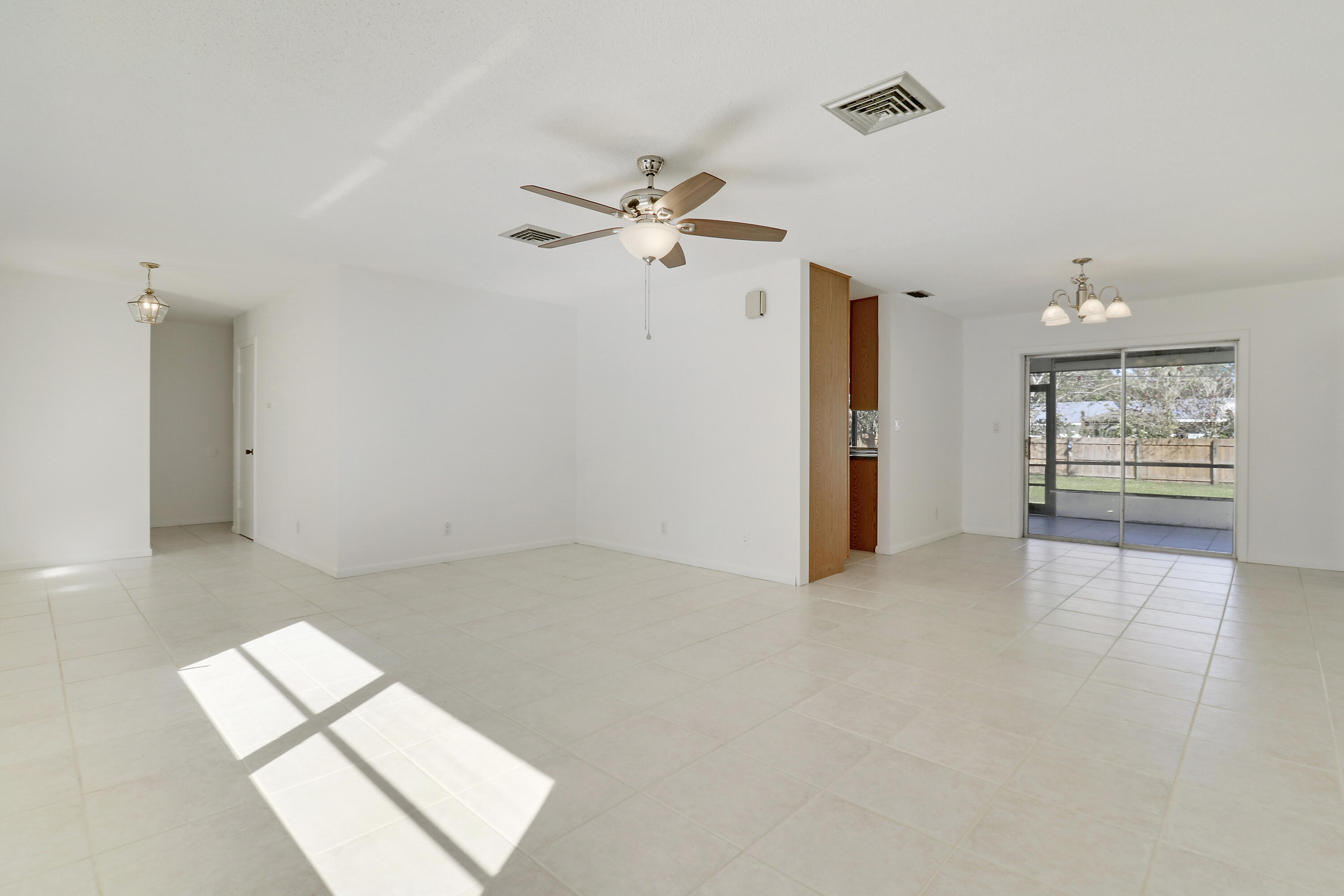 19910 North Riverside Drive Jupiter, FL 33469 - Photo 8 of 63 House3-12