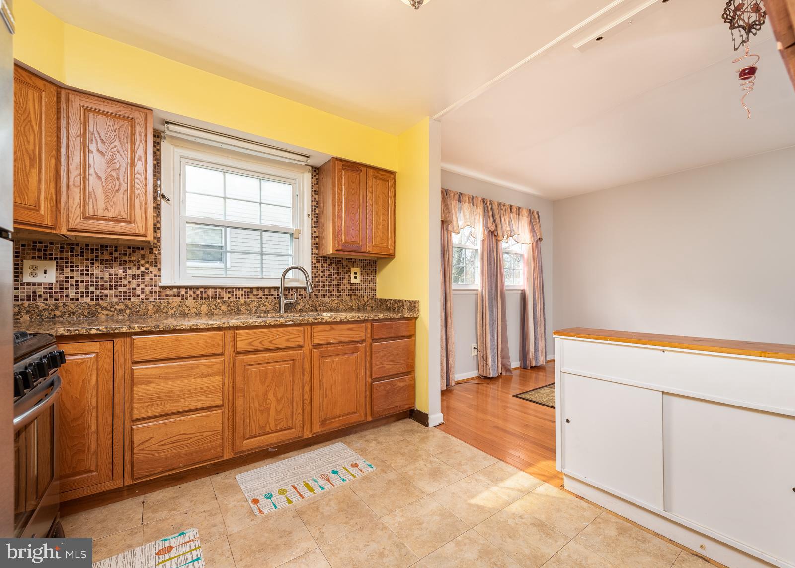 6830 Richardson Road Baltimore, MD 21207 - Photo 13 of 22 Upgraded kitchen with granite countertops