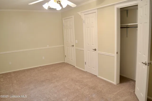 an empty room with a empty space