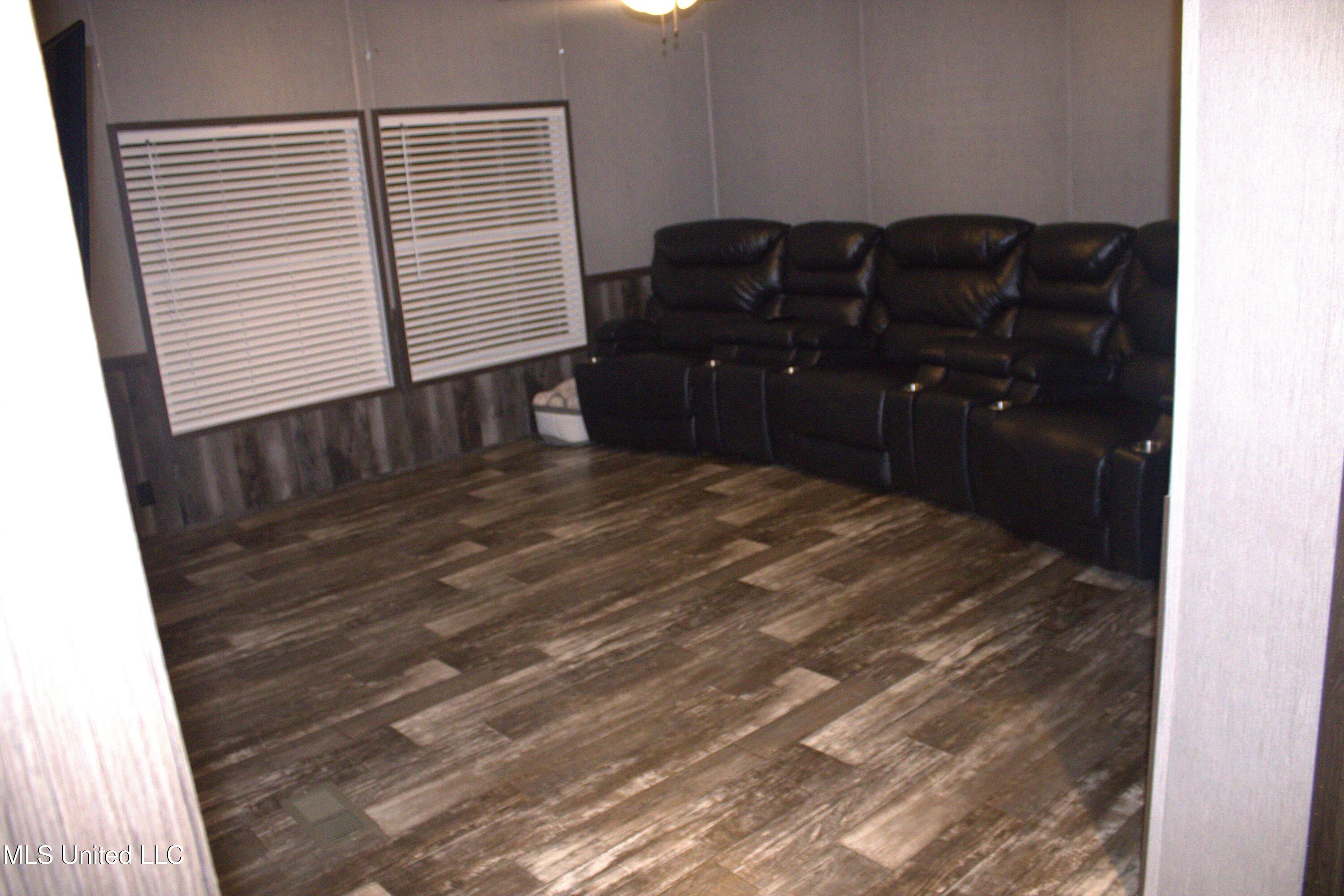 2412 Hardy Road Grenada, MS 38901 - Photo 3 of 8 10488-03