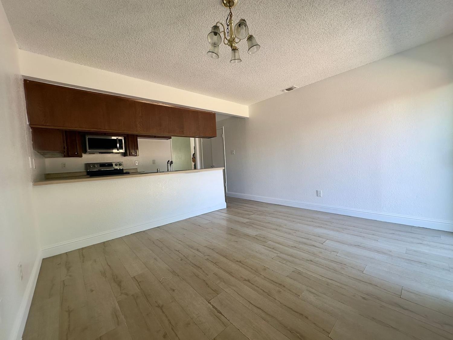 5743 Haskell Avenue Carmichael, CA 95608 - Photo 6 of 47