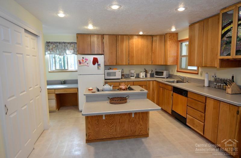 54825 Lonesome Pine Road Bend, OR 97707 - Photo 7 of 24 Gallery Image 7