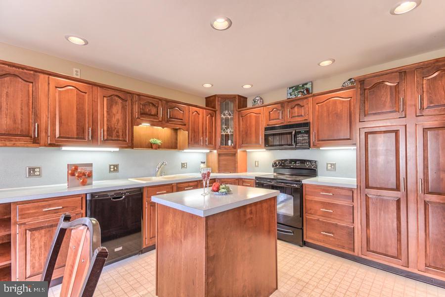 102 Chelsea Loop Lancaster, PA 17602 - Photo 13 of 55 Gallery Image 13