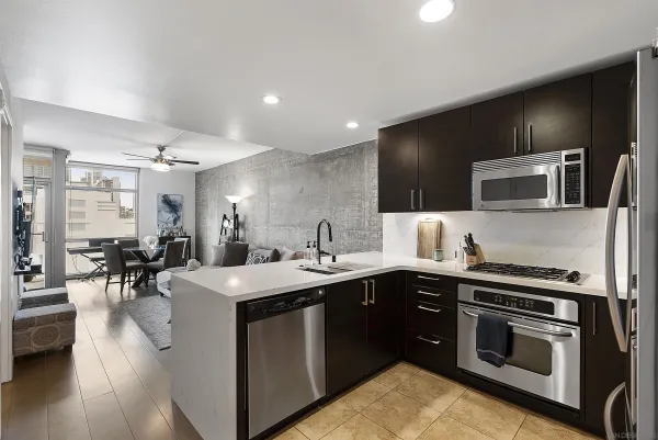 $3,000 | 800 The Mark Lane, Unit 803, San Diego, CA 92101