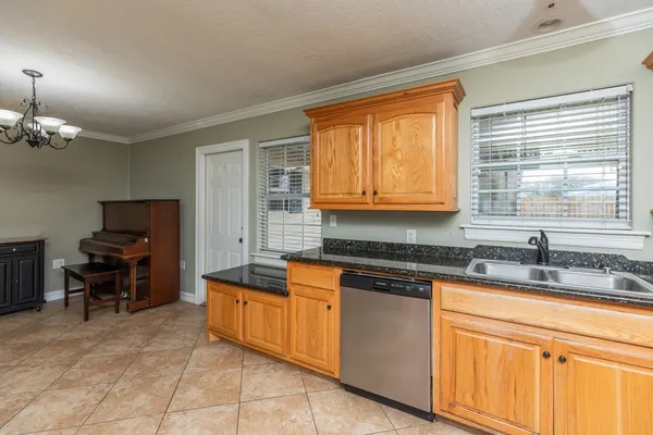 $169,900 | 970 Charleston Circle, Bridge City, TX 77611