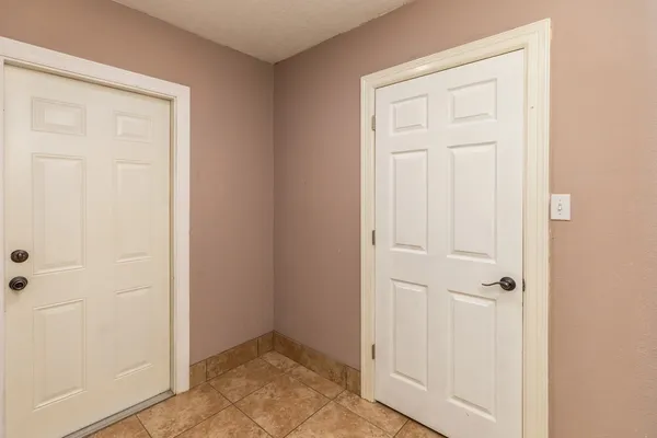 $169,900 | 970 Charleston Circle, Bridge City, TX 77611