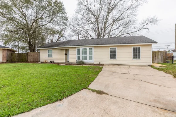 $169,900 | 970 Charleston Circle, Bridge City, TX 77611