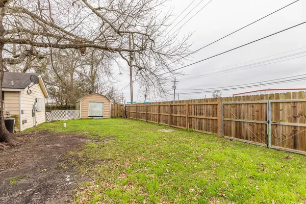 $169,900 | 970 Charleston Circle, Bridge City, TX 77611