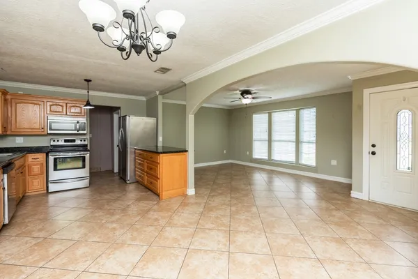 $169,900 | 970 Charleston Circle, Bridge City, TX 77611