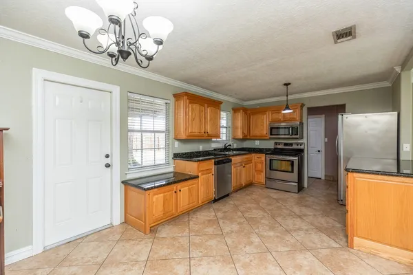 $169,900 | 970 Charleston Circle, Bridge City, TX 77611