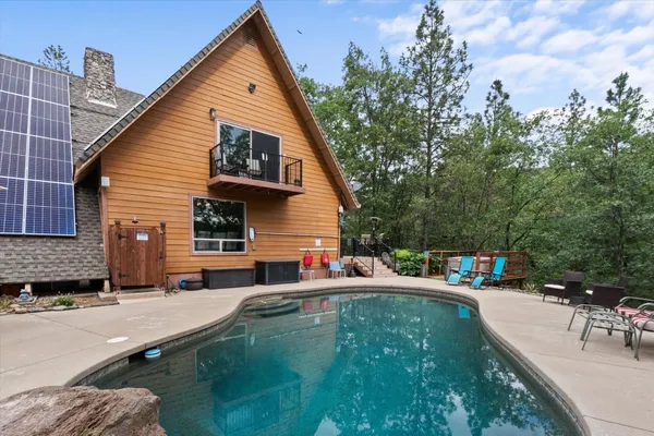 $748,800 | 19754 Solus Campground Road, Lakehead, CA 96051
