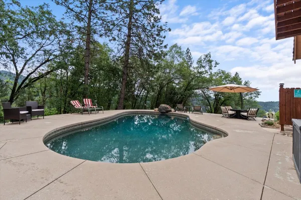 $748,800 | 19754 Solus Campground Road, Lakehead, CA 96051