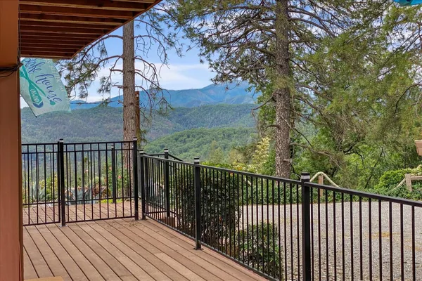$748,800 | 19754 Solus Campground Road, Lakehead, CA 96051