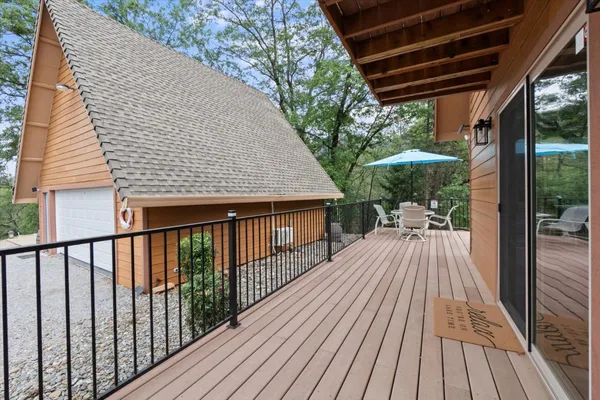 $748,800 | 19754 Solus Campground Road, Lakehead, CA 96051
