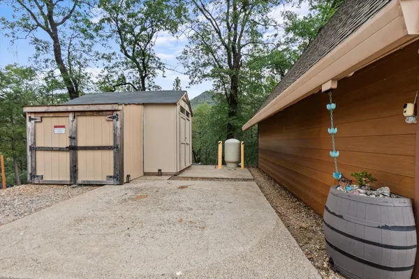 $748,800 | 19754 Solus Campground Road, Lakehead, CA 96051