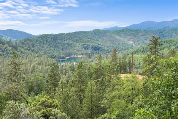 $748,800 | 19754 Solus Campground Road, Lakehead, CA 96051