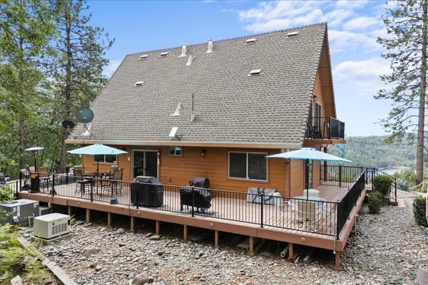 $748,800 | 19754 Solus Campground Road, Lakehead, CA 96051