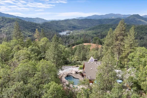 $748,800 | 19754 Solus Campground Road, Lakehead, CA 96051