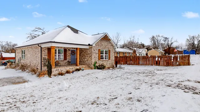 $340,000 | 1093 Main Street, Greenbrier, TN 37073