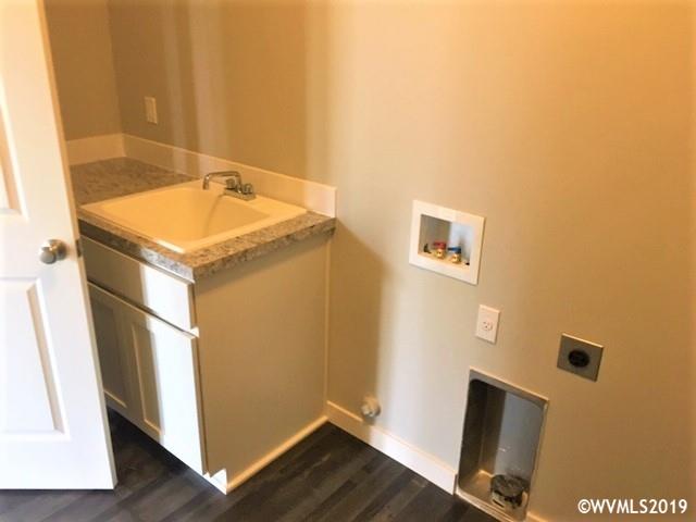 5990 Northeast Tuscan Loop Albany, OR 97321 - Photo 12 of 13 Gallery Image 12
