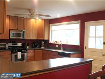 302 Suffolk Road Flourtown, PA 19031 - Photo 3 of 12 Kitchen