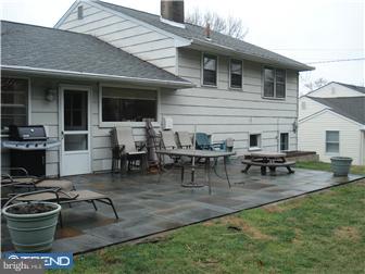 302 Suffolk Road Flourtown, PA 19031 - Photo 8 of 12 Exterior Back