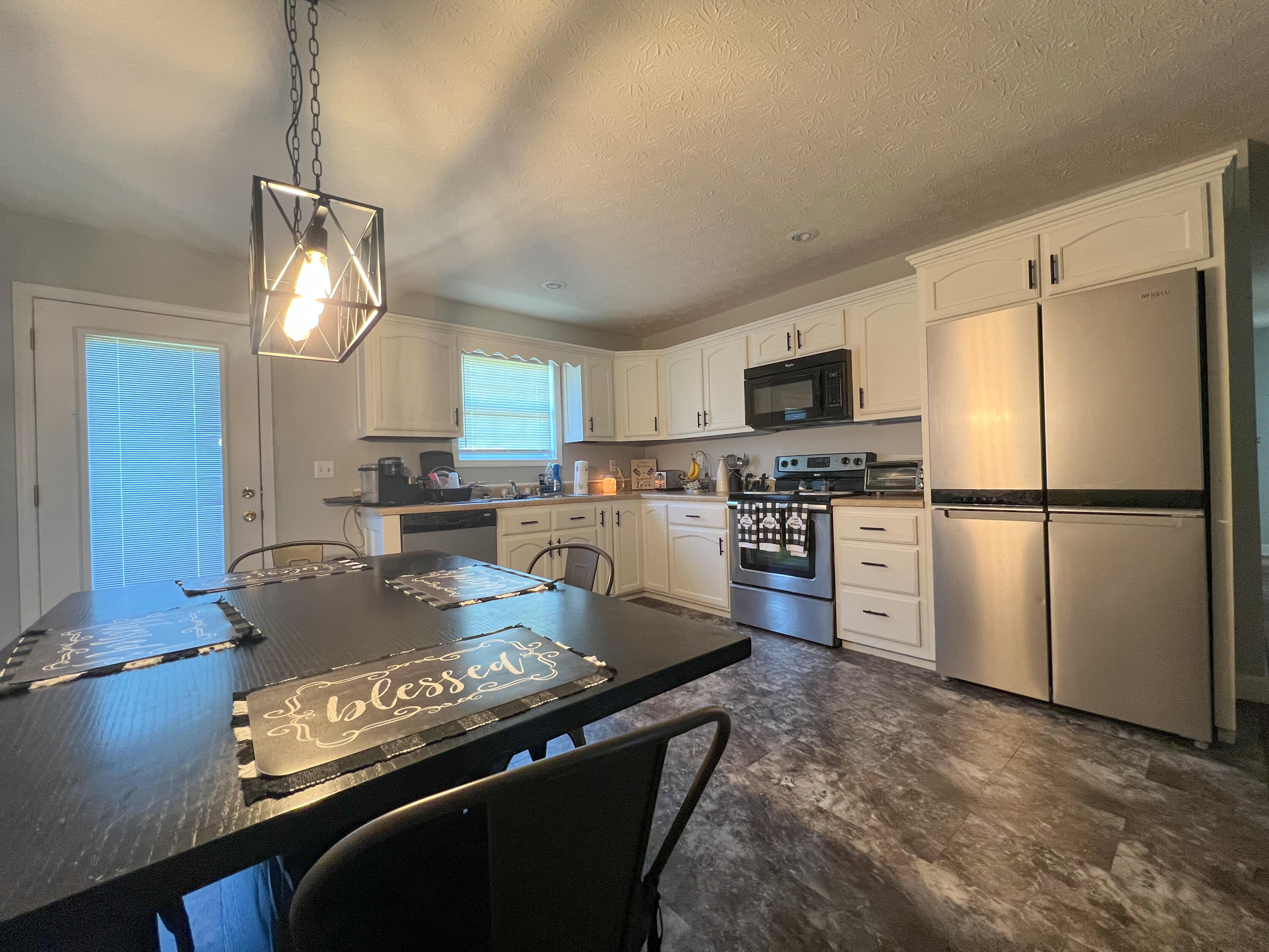 1475 Laurel River Road London, KY 40744 - Photo 5 of 11 2346CF20-FFFA-4FA2-808C-C02922982305