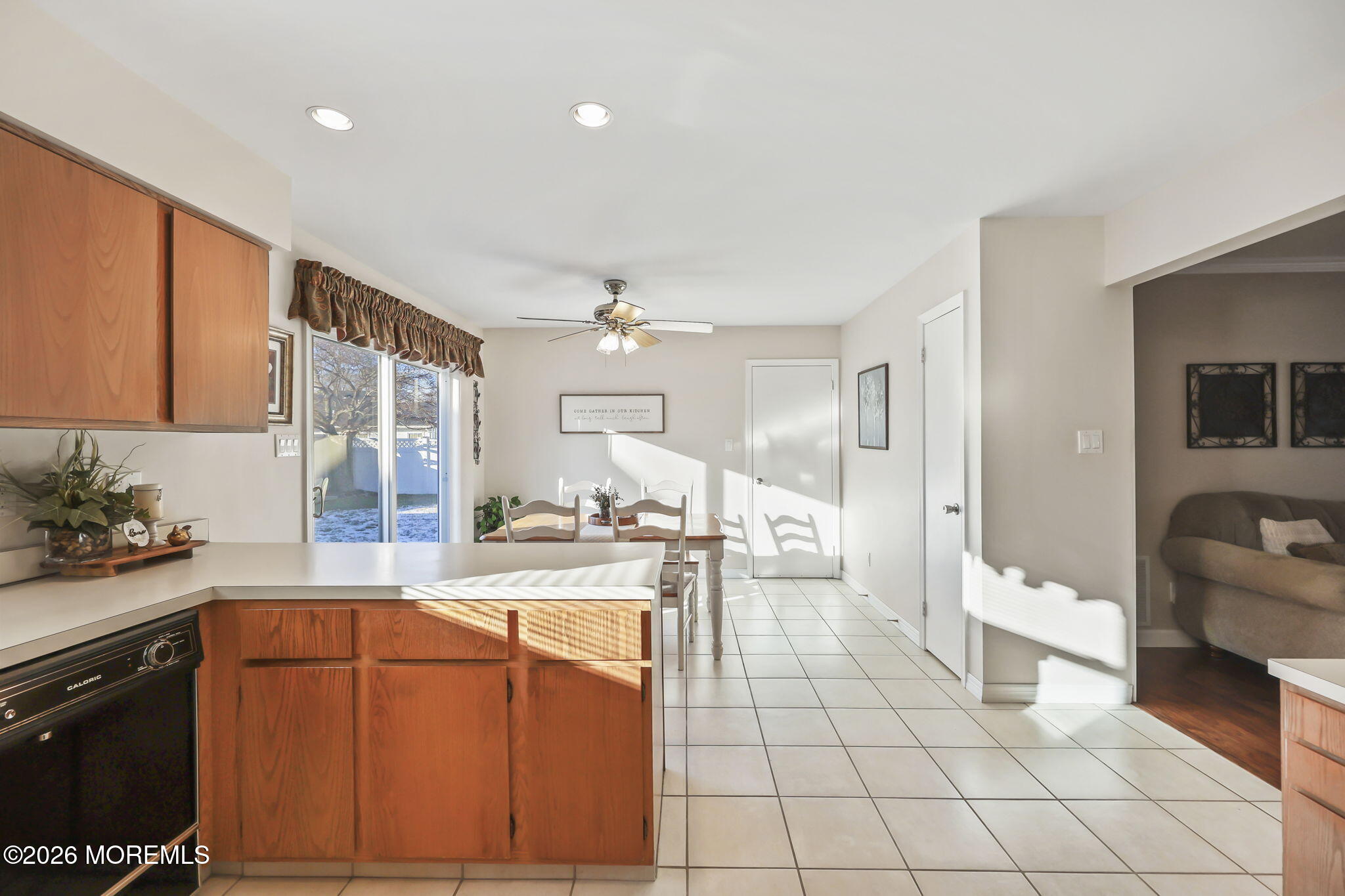 31 Sweetbriar Trail Howell, NJ 07731 - Photo 13 of 41 Kitchen & Dining Area