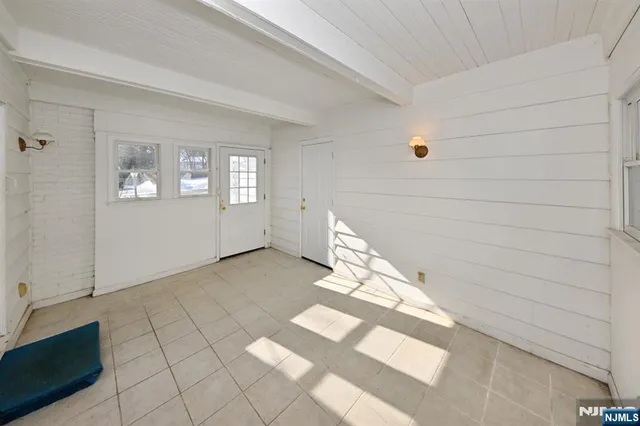 $638,000 | 84 Maplewood Avenue, Hillsdale, NJ 07642