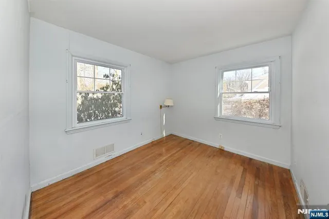 $638,000 | 84 Maplewood Avenue, Hillsdale, NJ 07642