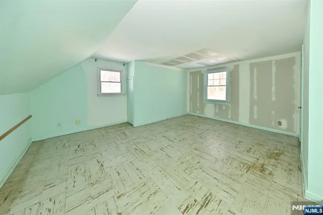 $638,000 | 84 Maplewood Avenue, Hillsdale, NJ 07642