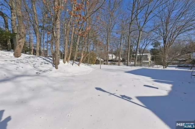 $638,000 | 84 Maplewood Avenue, Hillsdale, NJ 07642