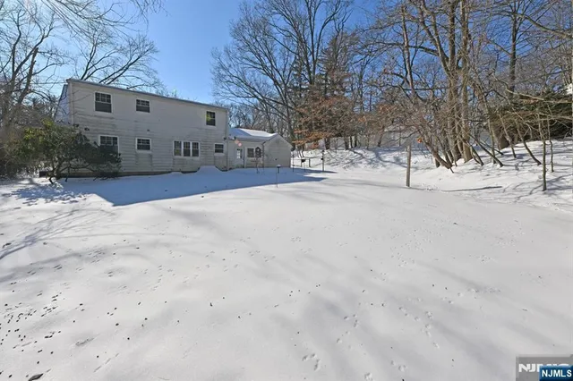 $638,000 | 84 Maplewood Avenue, Hillsdale, NJ 07642