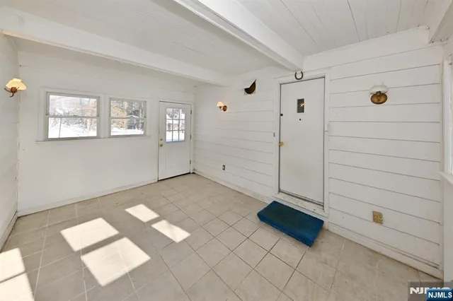 $638,000 | 84 Maplewood Avenue, Hillsdale, NJ 07642